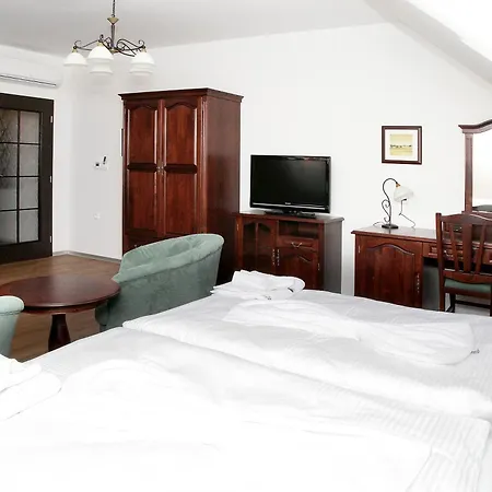 Hotell Pivovar A Restaurace Faltus