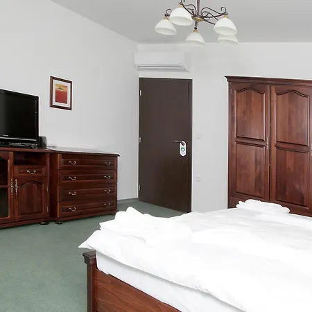 Pivovar A Restaurace Faltus Otel *